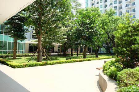 Premium One Bedroom At Woodland Park Residence Jakarta Exterior photo